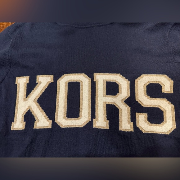 🆕 KORS Navy Sweater with White Stripes - Picture 2 of 4